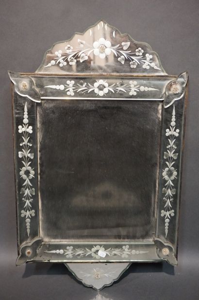 MIROIR Miroir vénitien. 65x39 cm