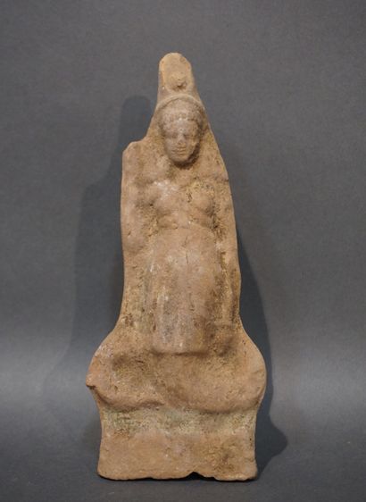 null Statuette of Isis Renenoutet/Thermoutis dressed in a tunic tightened at the...
