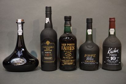 PORTO Dix bouteilles de Porto.