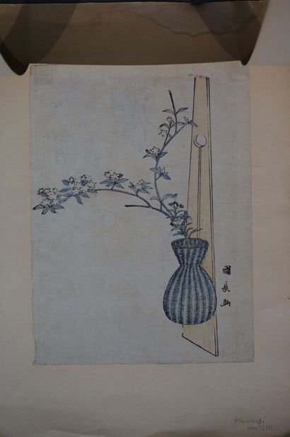 Estampe Japonaise Estampe japonaise: "Panier de fleurs". Annoté "Kuninagi vers 1850"....