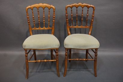 null Paire de chaises Napoléon III en bois naturel, à dossiers à barreaux et garniture...