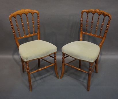 null Paire de chaises Napoléon III en bois naturel, à dossiers à barreaux et garniture...