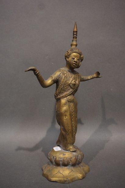 null Statuette asiatique en bronze "danseuse". 29 cm