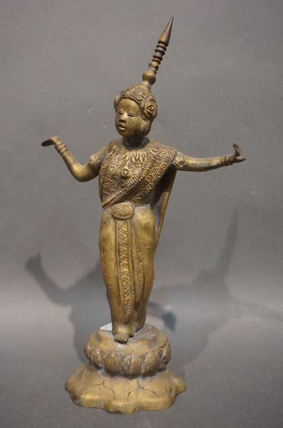 null Statuette asiatique en bronze "danseuse". 29 cm