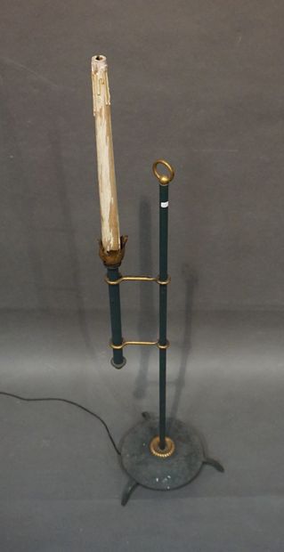 null Lampadaire en métal laqué bleu (piqué). 135 cm
