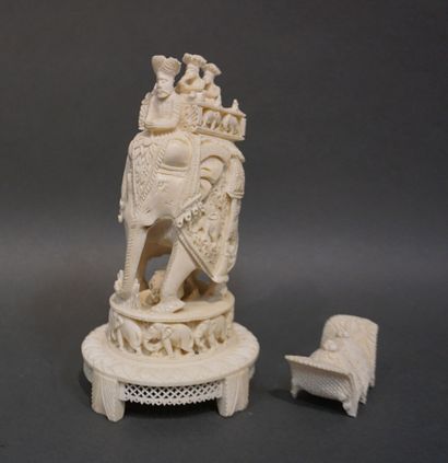null Eléphant au palanquin sculpté (accidents). 18 cm
