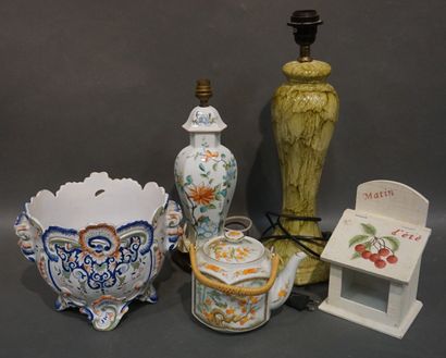 null Handle of ceramics, lamps, cachepot in Rouen, teapot and wooden box.
