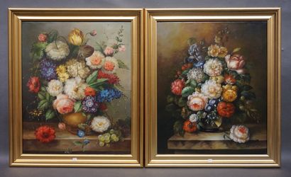 null Paire d'huiles sur toile: "Bouquets", l'une signée Gabriel. 60x50 cm