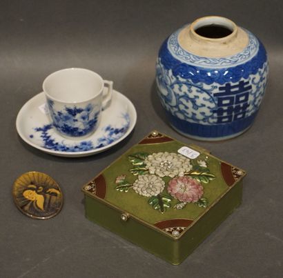 Chinese porcelain cup and saucer, blue and...