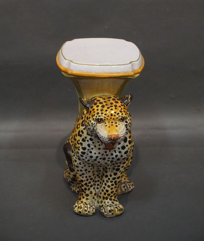 null Leopard in polychrome ceramic. 54x31x58 cm