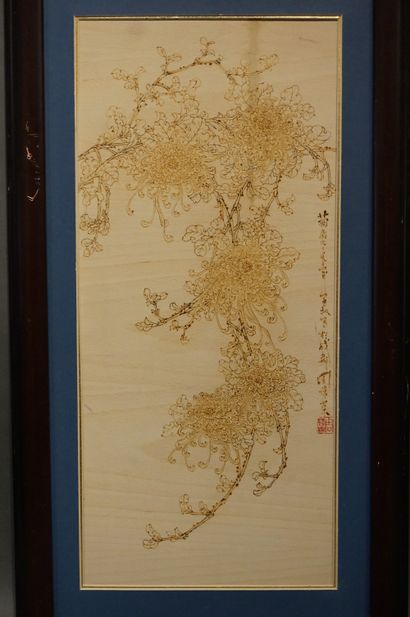 null Suite of four Asian pyrographed panels: "Plants". 47,5x21 cm