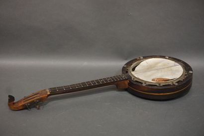 Banjo Banjo marqueté (accident). 78x30 cm