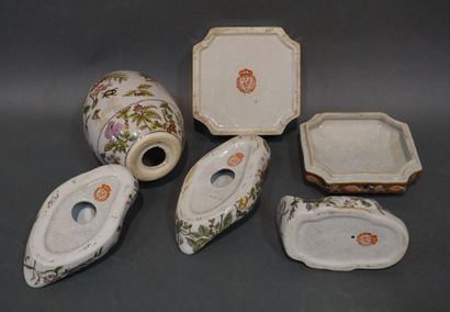 null Covered box, egg (16 cm) and three ducks in cracked earthenware decorated with...