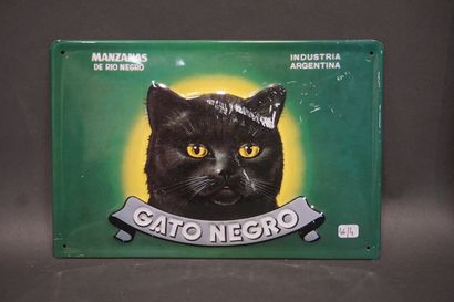 null Trois plaques publicitaires "Camels", "Gato negro" et "His master's voice" (46x40...