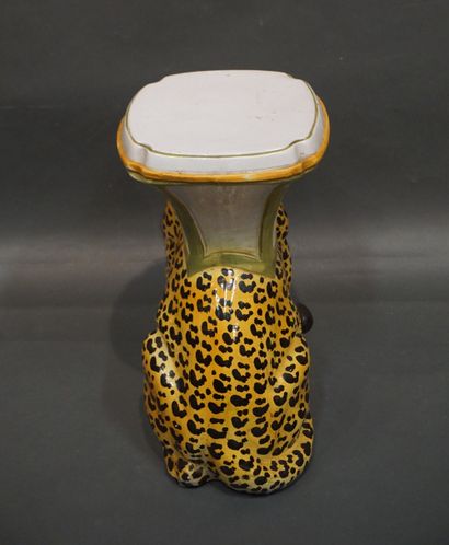 null Leopard in polychrome ceramic. 54x31x58 cm
