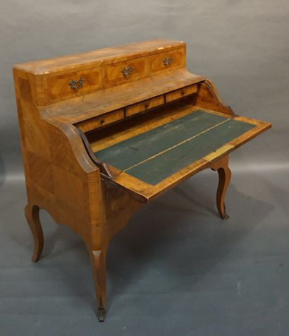 null Desk with tier and flap in veneer and rosewood marquetry. Louis XV style work...