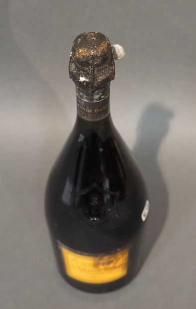 null 1 bouteille CHAMPAGNE "La Grande Dame", Veuve Clicquot 1985 (ett, LB)