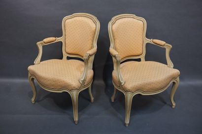 null Quatre fauteuils cabriolets en bois laqué blanc de style Louis XV. 85,5x62x58...