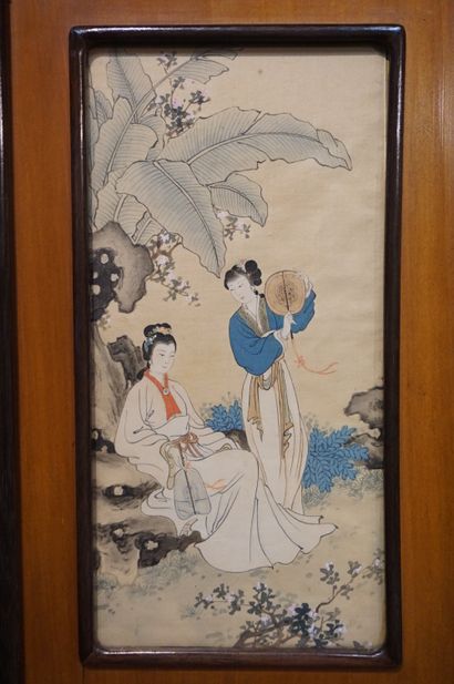 null Paire de panneaux asiatiques peints à cadre en bois: "Geishas". 45x22 cm