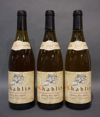 null 3 bouteilles DOMAINE ALAIN PAUTRE, Chablis 2007 (1 niveau bas).