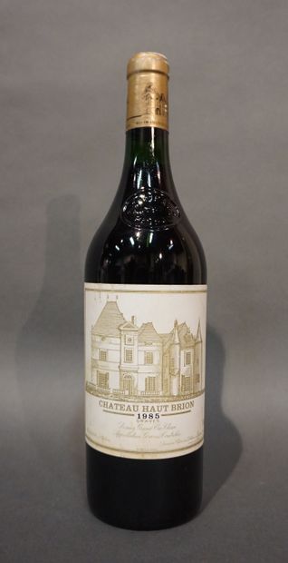 1 bouteille CH. HAUT-BRION, 1° cru Pessac-Léognan...