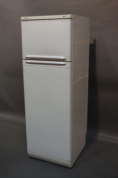 null Réfrigérateur Siemens. 156x55x62 cm