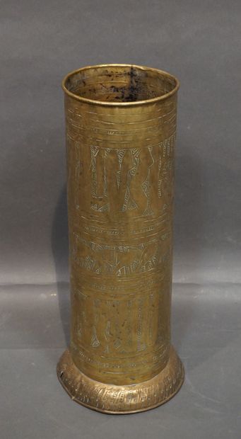 null Porte-parapluie en cuivre gravé (usures). 63 cm