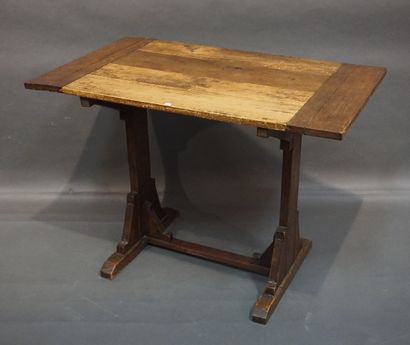 null Table rustique en bois naturel rectangulaire, à deux petits abattants latéraux....
