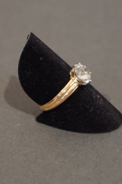 Bague Yellow gold and platinum ring set with an old cut diamond (chips)