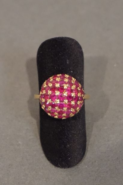 Bague Gold ring, boulle type, set with small rubies (8 gr)