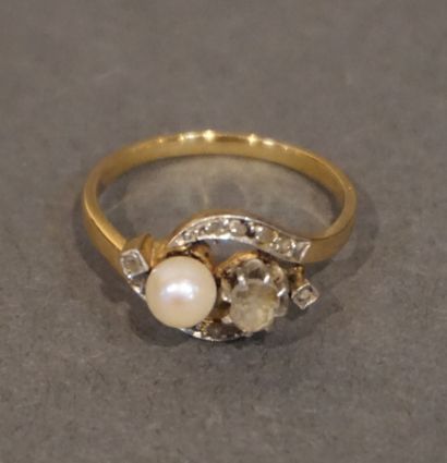 Bague Bague en or ajouré sertie d'une perle et de diamants taillés en rose (3grs...