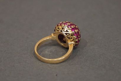 Bague Gold ring, boulle type, set with small rubies (8 gr)