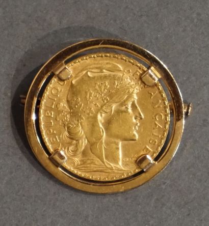 Broche Broche sertie d'une pièce de vingt francs français en or (9,5grs)