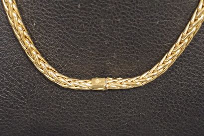 * Collier Gold necklace of square section with V-shaped links (43grs)