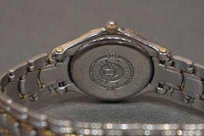 LONGINES Montre bracelet de dame modèle GOLDEN WING en acier et or. Lunette et index...