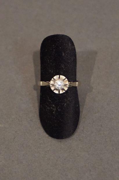 Bague White gold ring set with a diamond of about 0.20 carats (3grs)