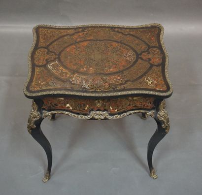 Boulle Book table in marquetry of Boulle style. Napoleon III period (bad condition)....