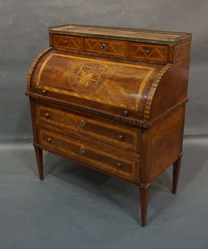 Bureau à cylindre Cylinder desk in veneer and marquetry of musical instruments. Directoire...