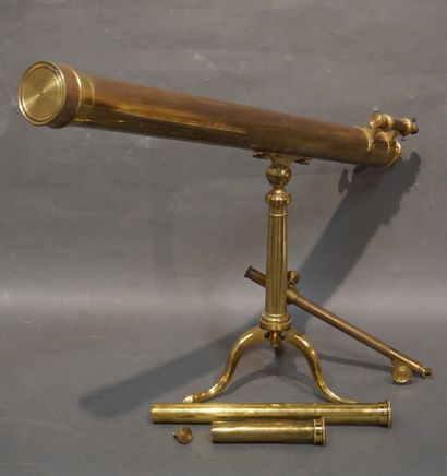 Lunette E.VION Grande lunette astronomique, signée E. Vion Paris, et sa caisse. Vers...