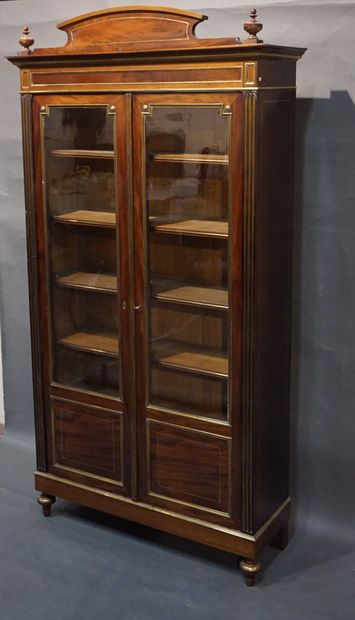 Vitrine Large display case in mahogany and brass fillets. 19th century. 238x125x43...