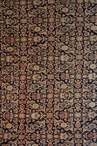 SAROUK Fine and ancient Sarouk carpet decorated with scrolls, flowers and pink and...