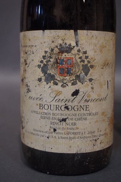 null Manette de 19 bouteilles de vin Médoc ou Bourgogne: 5 Saint Romain de Bellevue...