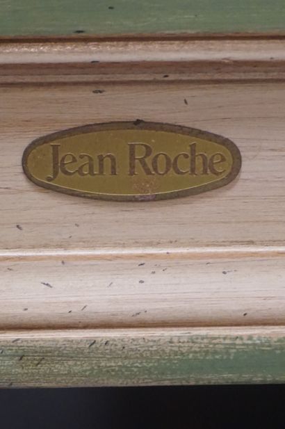 Jean Roche Banquette cannée en bois laqué blanc et vert garnie de coussins, à tissu...
