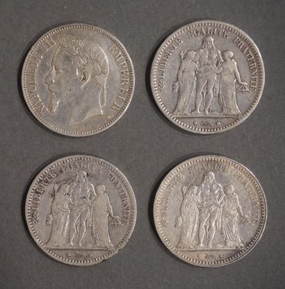 null Quatre pièces de cinq francs en argent (1869 et trois 1873).