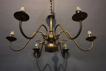 null Lustre en laiton de style hollandais, à six bras de lumière (petit manques,...