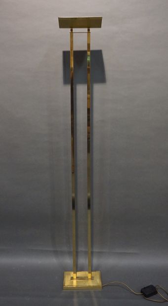 null Lampadaire halogène en métal doré. Italie. 186 cm