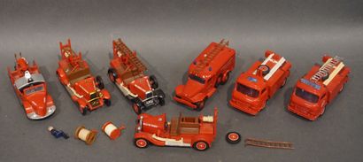 SOLIDO Sept camions de pompiers Solido (petits manques).