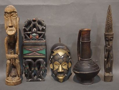 null Manette d'art africain ou indonésien, 2 statuettes, masque et élément décoratif...