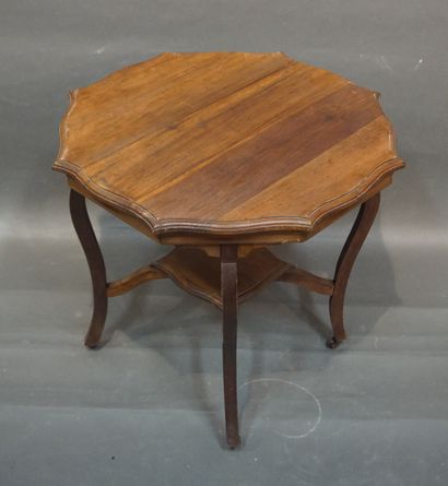 null Table de milieu en bois naturel à deux plateaux. 70x80 cm
