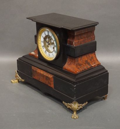 null Black and red marble clock (chips). 30,5x44x20 cm